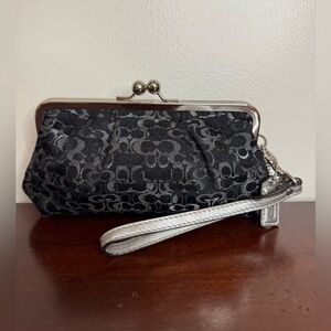Coach optic Black Logo-Print Wristlet kiss lock  Clutch with Silver Trim